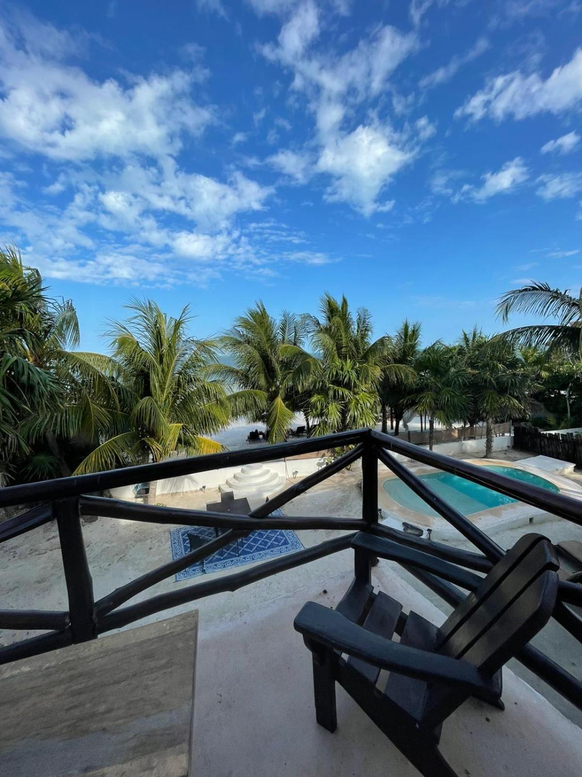 La Puerta Azul Beachfront - Adults Only Isla Holbox Exterior photo